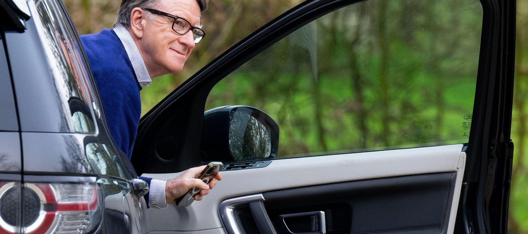 Mandelson, amendat pentru urinat în public