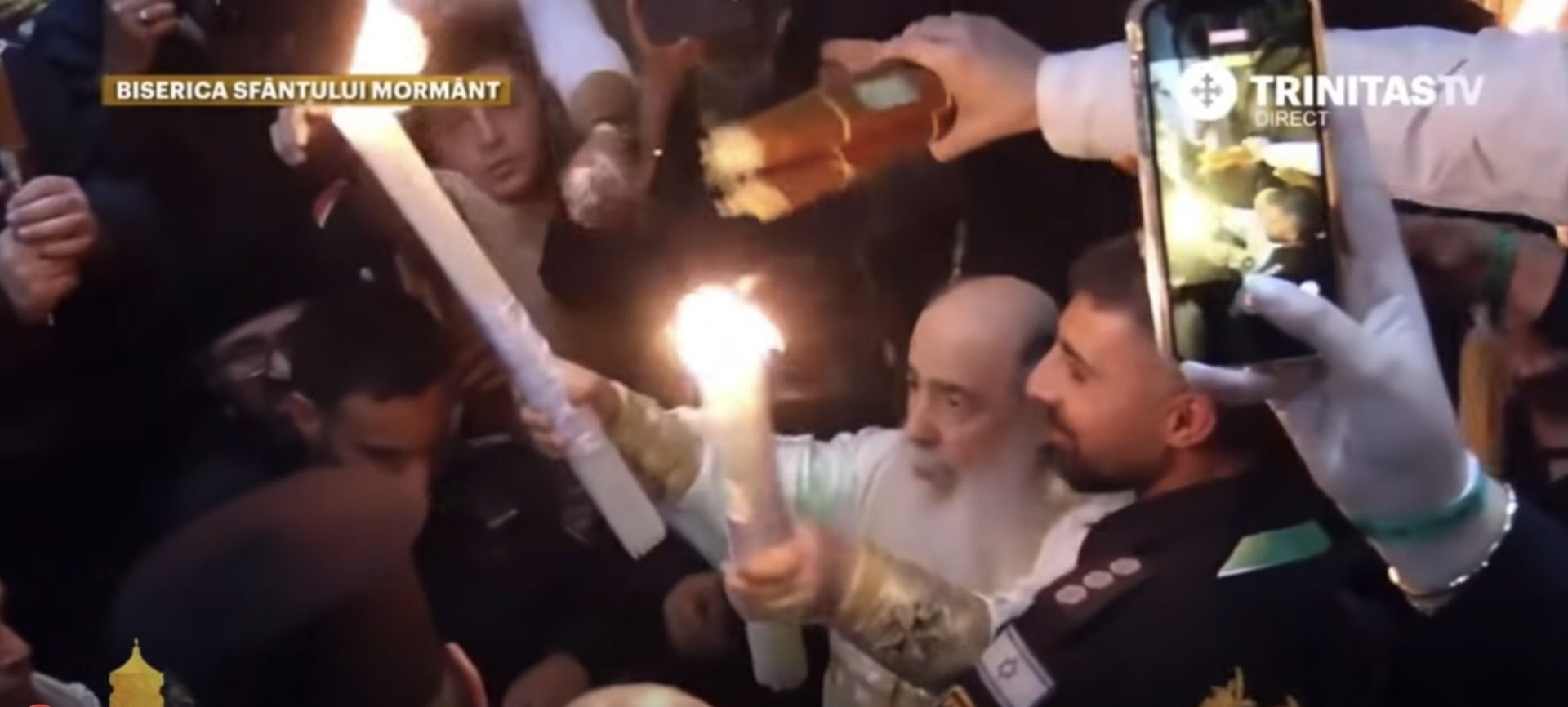 Sfânta Lumină a ajuns la București: Flacăra de la Ierusalim, în România