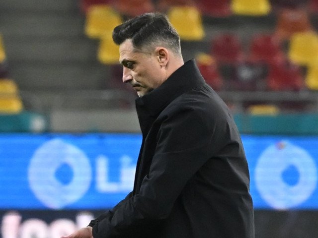 Mirel Rădoi, pus la încercare: Cum arată primul 11 al FCSB-ului cu Farul