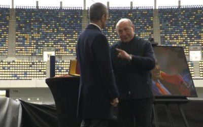 Băsescu, omagiu emoționant la sicriul lui Mircea Lucescu. Ce a făcut fostul președinte