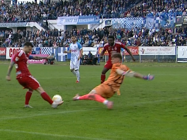 Remiză albă la Hunedoara între Corvinul și Sepsi II, Matei a reclamat penalty Hunedorenii de la CORVINUL și-au împărțit punctele cu echipa secundă a celor de la SEPSI, scor 0-0, într-un meci disputat sâmbătă, pe teren propriu