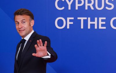 Macron prêt à arrêter la politique et tourner la page, peut-il tenir cet engagement personnel ?