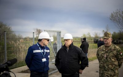 Itthon: Magyar Péter: Miniszterelnökhöz méltatlan színjátékot látunk