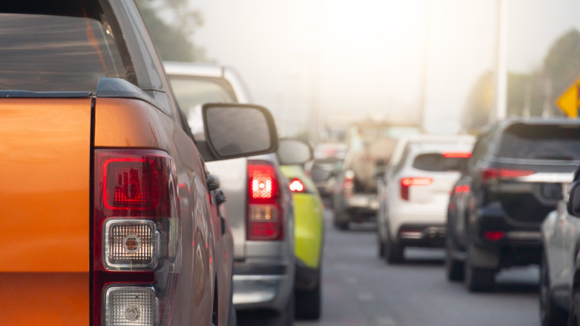 Mașinile pe benzină și diesel, scoase de pe șosele în UE din 2035?