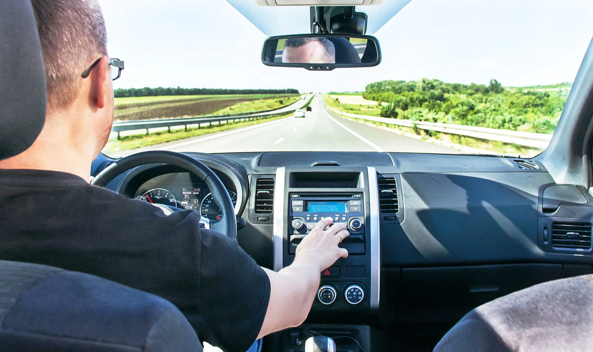 Radarele de viteză medie vin în România: Cum sunt prinși șoferii