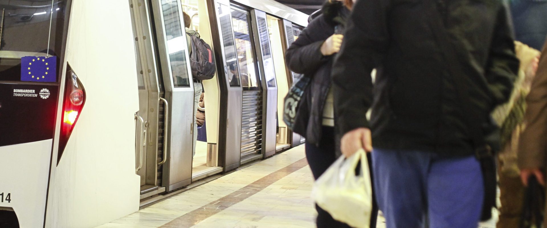 Fum dens într-un metrou pe Magistrala 2 din București: Ce s-a întâmplat?