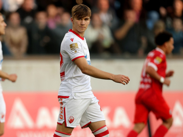 Un puști de 17 ani, pas către record: Poate sparge orice transfer din istorie