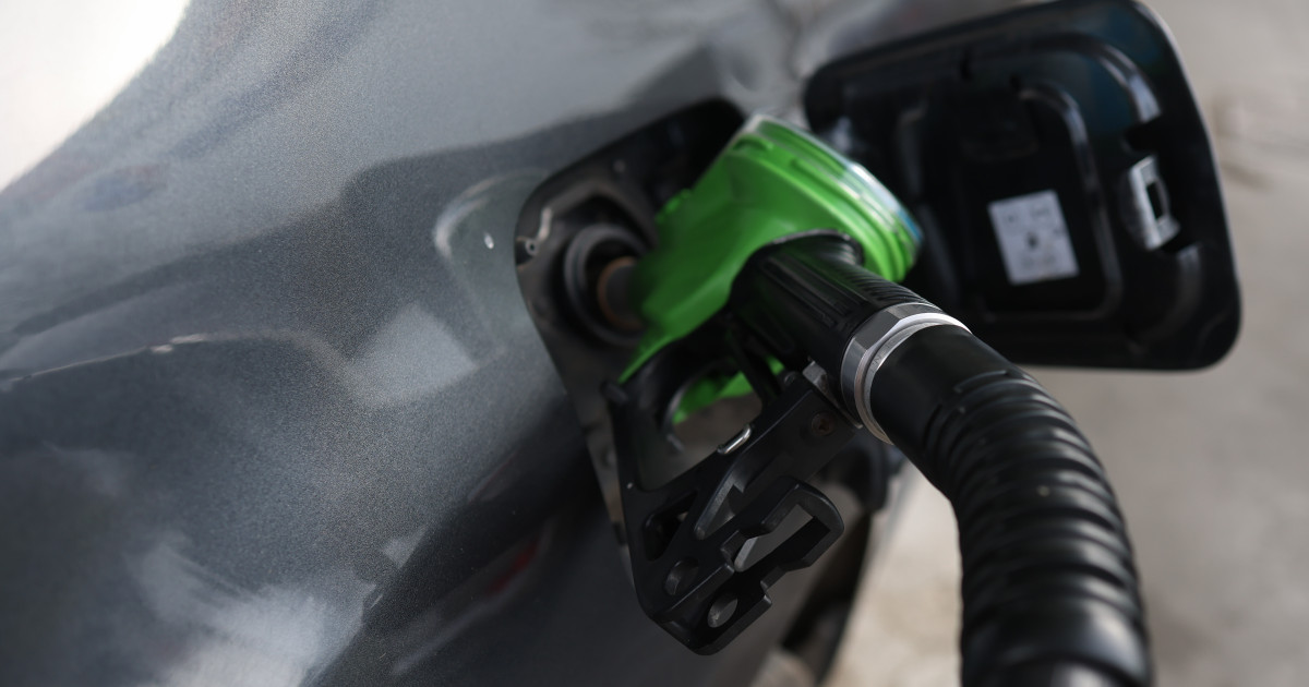 Benzina, sub 8 lei: Prețurile scad după două luni de scumpiri în România