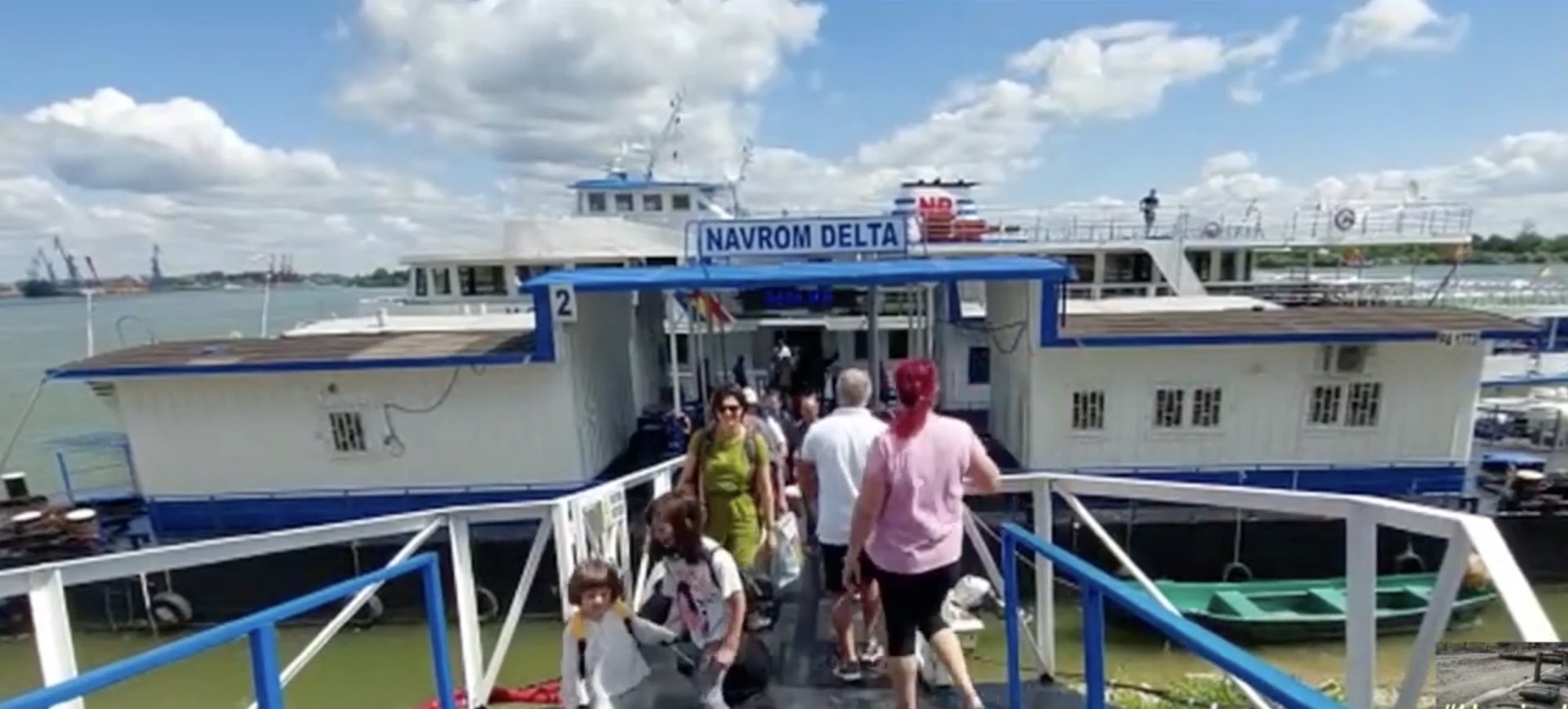 Transportul cu bacul între GALAȚI și IC BRĂTIANU, redus drastic din cauza pierderilor Societatea NAVROM SA din GALAȚI anunță o reducere semnificativă a serviciilor de transport pe Dunăre, începând de săptămâna viitoare