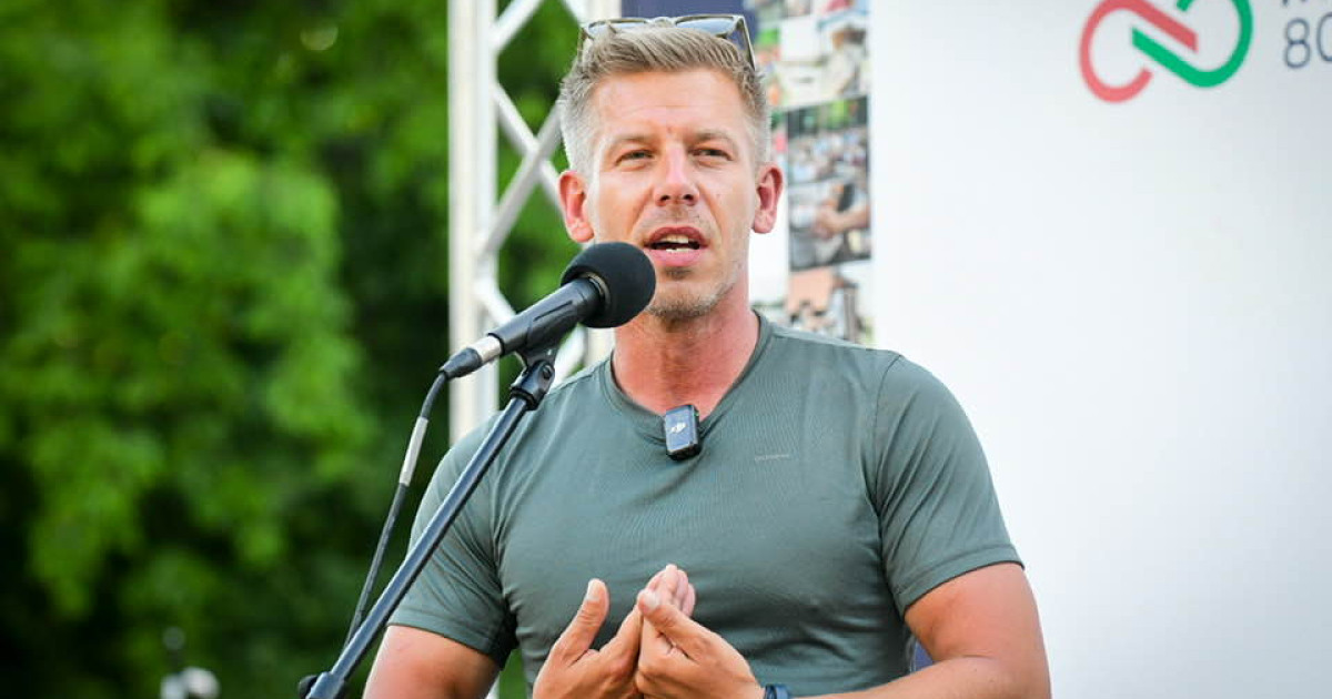 Ungaria lui Viktor Orban sfidează NATO: Taie armata, în timp ce alții cresc. Ce schimbă Magyar