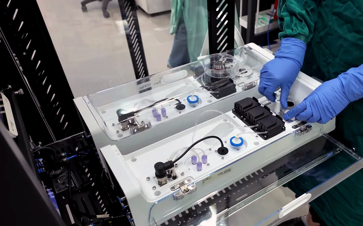 Un nou tip de computer: creierul uman, la lucru în laborator O companie australiană, Cortical Labs, a dezvoltat un sistem care combină neuroni umani crescuți în laborator cu cipuri de siliciu