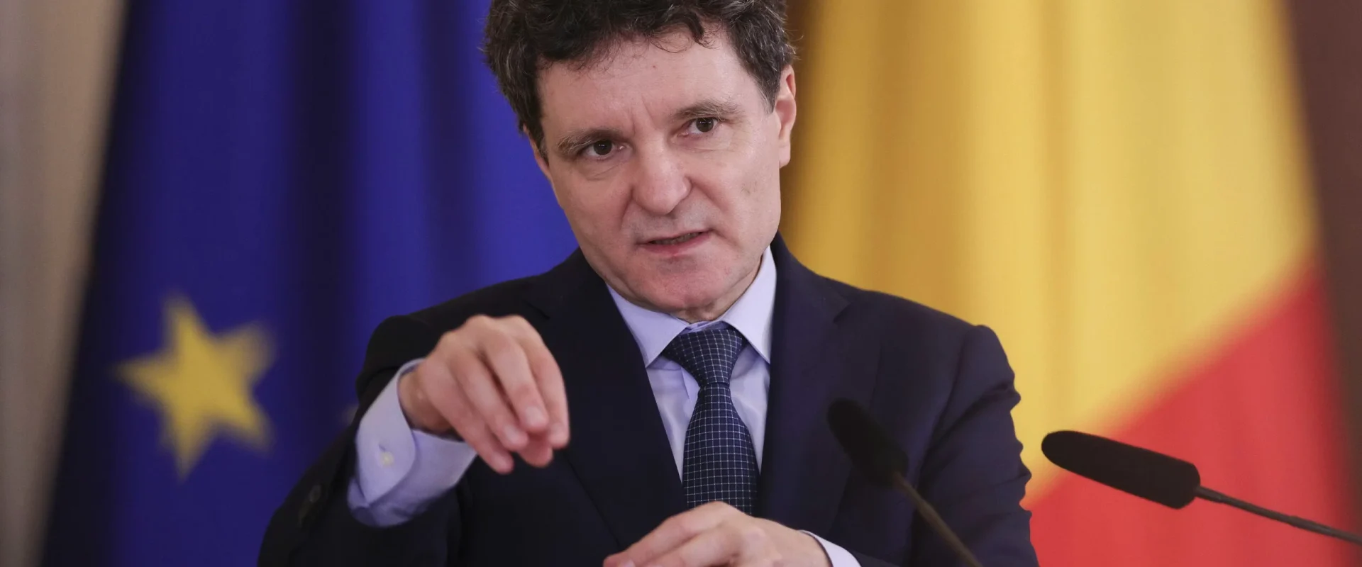 EXCLUSIV: Nicușor Dan, prins în hora politică. Ce manevre pregătește primarul Capitalei?