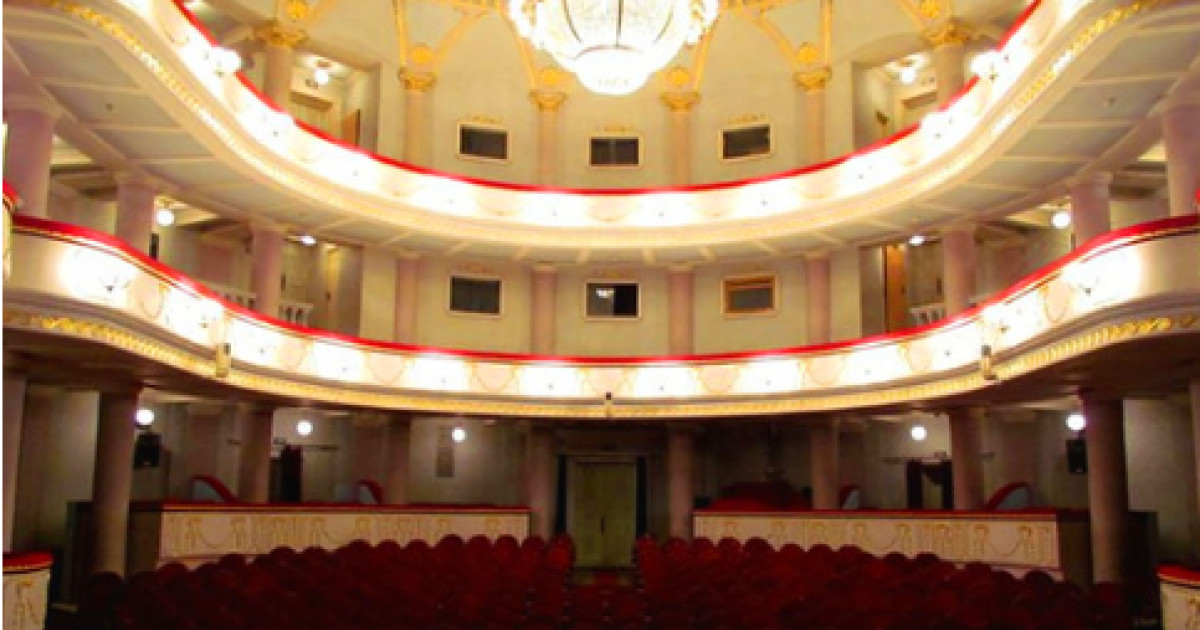 Tavan prăbușit la Teatrul Național Iași: Actor lovit în timpul spectacolului