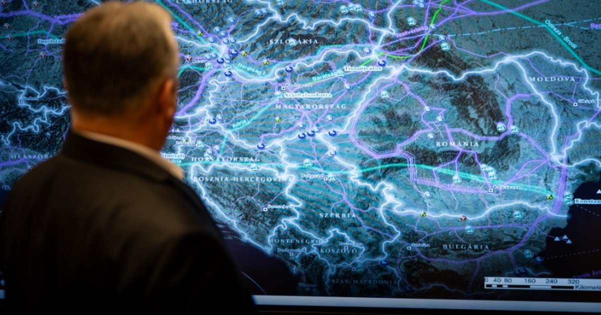 O alertă de securitate majoră în Ungaria, după descoperirea de obiecte suspecte lângă o conductă de gaz Un incident major de securitate a pus Ungaria în alertă, după ce autoritățile au descoperit obiecte suspecte, posibil explozive, în apropierea unei stații de gaz din Serbia, situată în apropierea frontierei cu Ungaria
