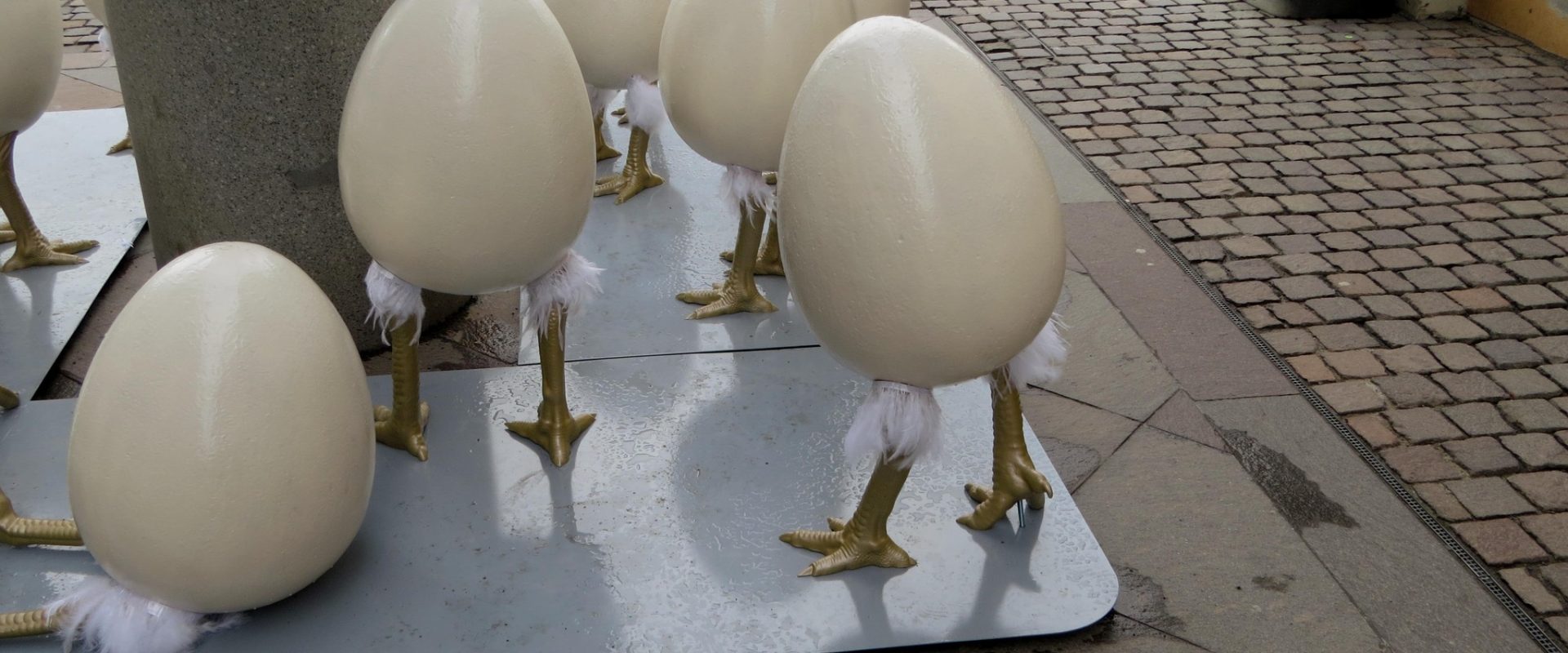 Sculptorul din Timișoara, furios pe decorațiunile de paște