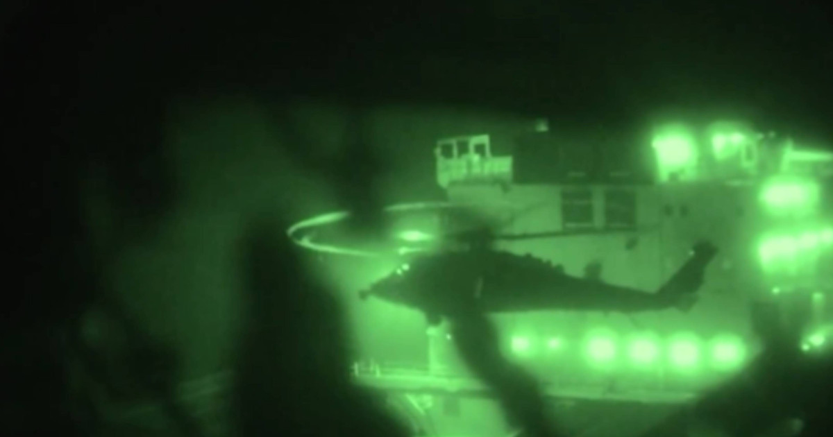 SUA au capturat o navă IRANIANĂ în Golful Oman: Imagini spectaculoase cu intervenția militară