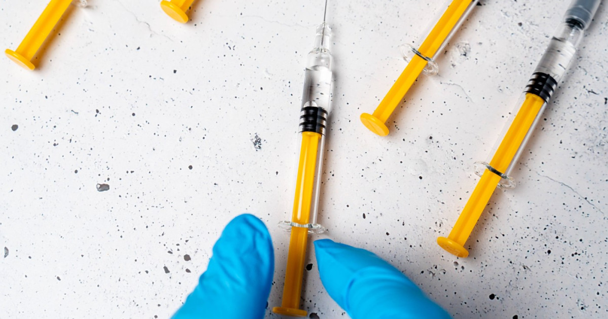 Miliarde de euro și 64 de milioane de doze de vaccin anti-COVID-19 vor fi irosite în Polonia, după o decizie a instanței belgiene, care o obligă pe țara vecină să plătească pentru vaccinurile refuzate