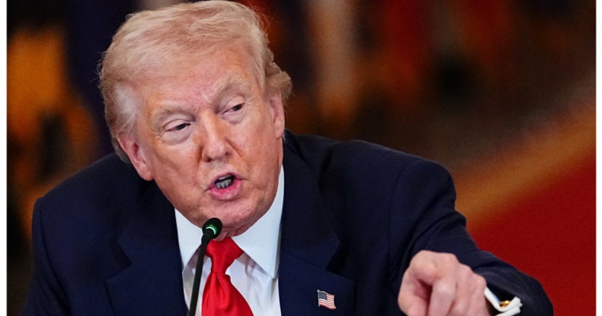Trump amenință cu preluarea petrolului iranian și cu atacuri, în contextul crizei din Strâmtoarea Hormuz WASHINGTON – Fostul președinte american, DONALD Trump, a intensificat retorica față de Iran, amenințând cu „preluarea” petrolului iranian dacă nu se ajunge rapid la un acord