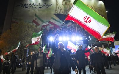 Mii de iranieni, scut uman la centralele electrice, după amenințările lui Donald Trump