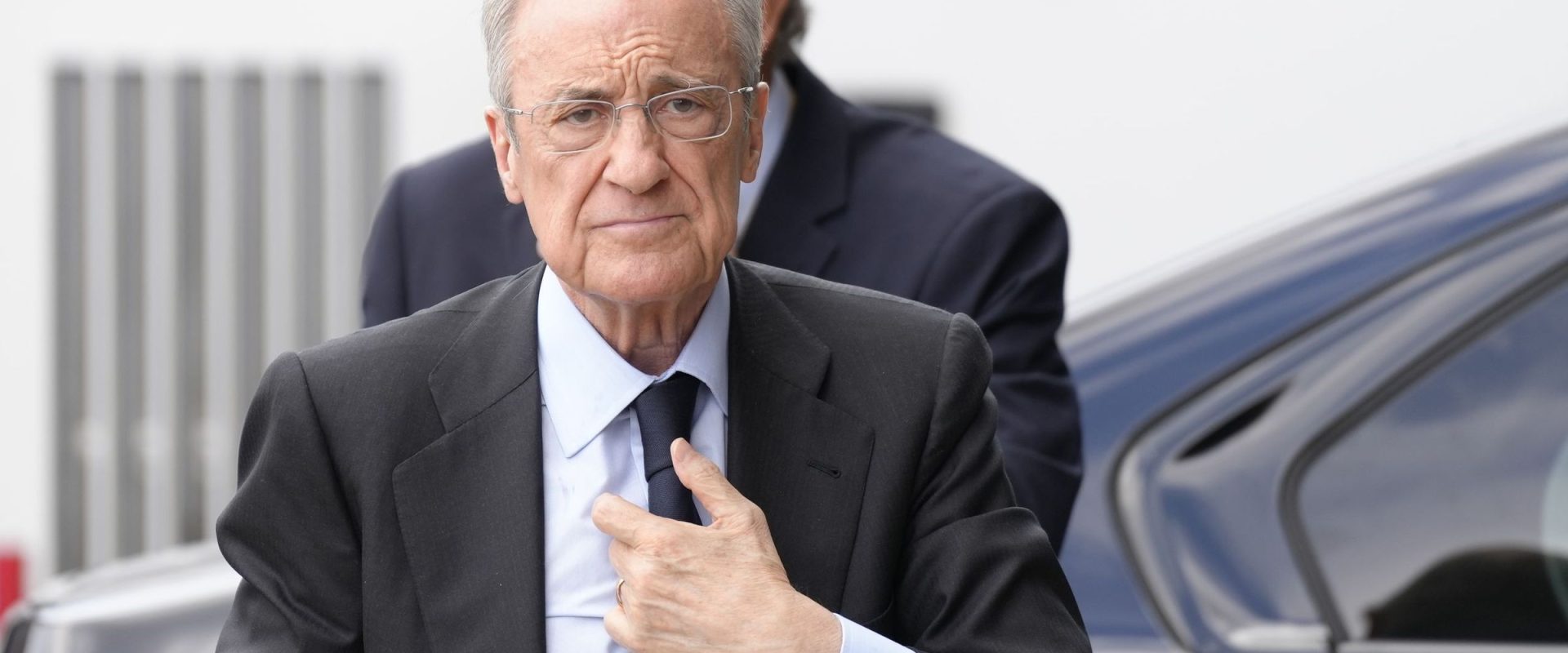 Florentino Perez încearcă o lovitură de proporții! Un antrenor uriaș, dorit de Real Madrid după Mondial