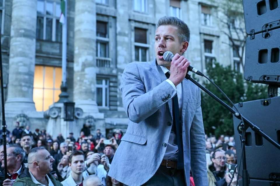 Peter Magyar, principalul rival al lui Viktor Orban, cu un avans semnificativ în sondaje Partidul de opoziție Tisza, condus de Peter Magyar, înregistrează un avans de 16 puncte procentuale față de Fidesz, formațiunea politică a premierului ungar Viktor Orban