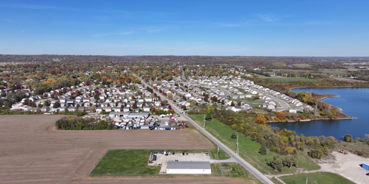Ohio: Cetățenii vor decide dacă blochează centrele de date mari CINCINNATI – Locuitorii statului american OHIO ar putea avea ultimul cuvânt de spus în privința centrelor de date mari, după ce procurorul general DAVE YOST a verificat o solicitare pentru o măsură electorală