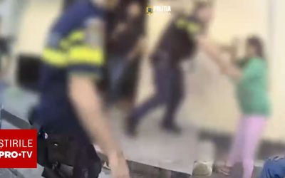 Petrecere în fața blocului, oprită de polițiști, în Sectorul 4. Agenții au dat cu sprayul și au scos pistoalele