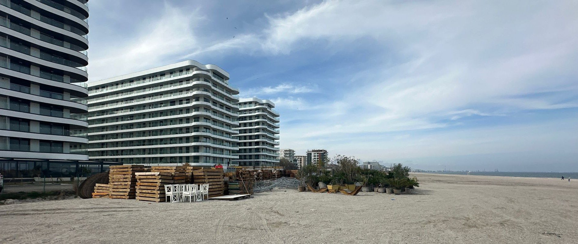 Apele Române, scandal la Năvodari: Firme amendate pentru plaje ilegale