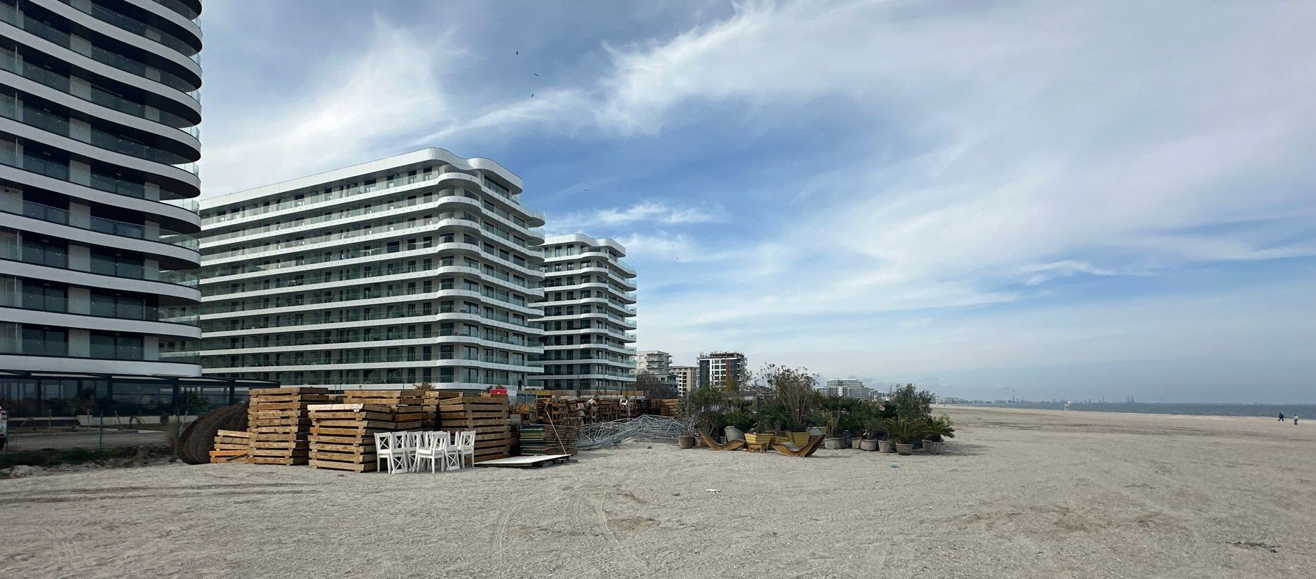 Apele Române, scandal la Năvodari: Firme amendate pentru plaje ilegale