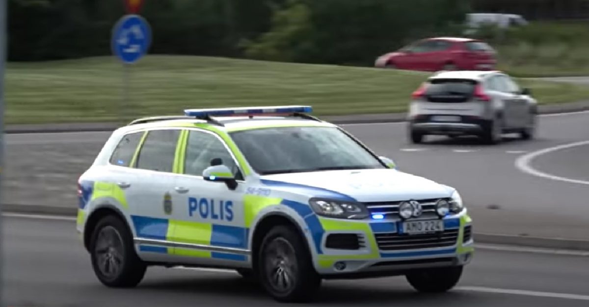 Norvegia: Un puști de 14 ani a furat un autobuz și-a fugit în Suedia