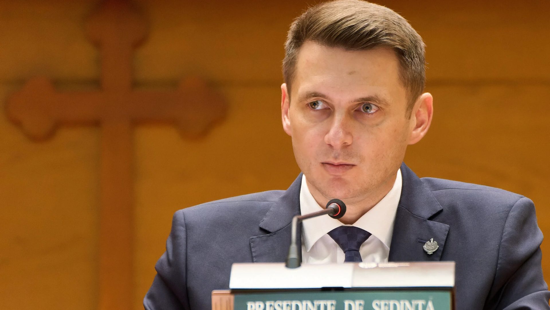 Abrudean: Guvernul minoritar, un pericol major pentru România