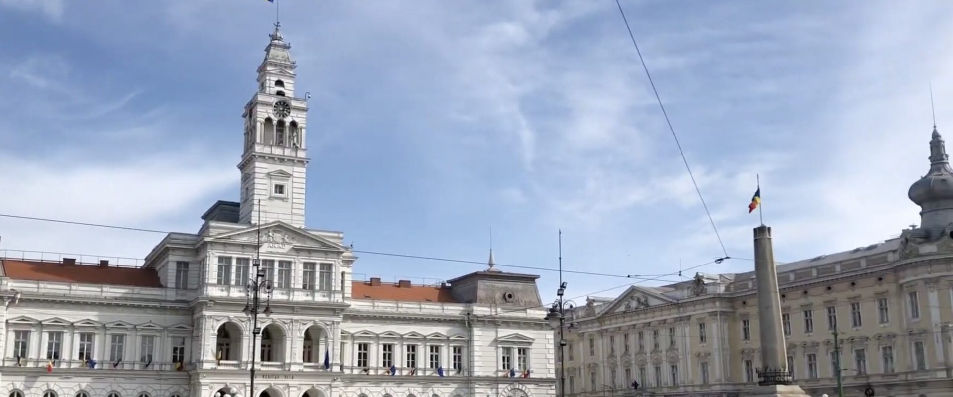 Arad: Niciun angajat al primăriei nu va fi concediat