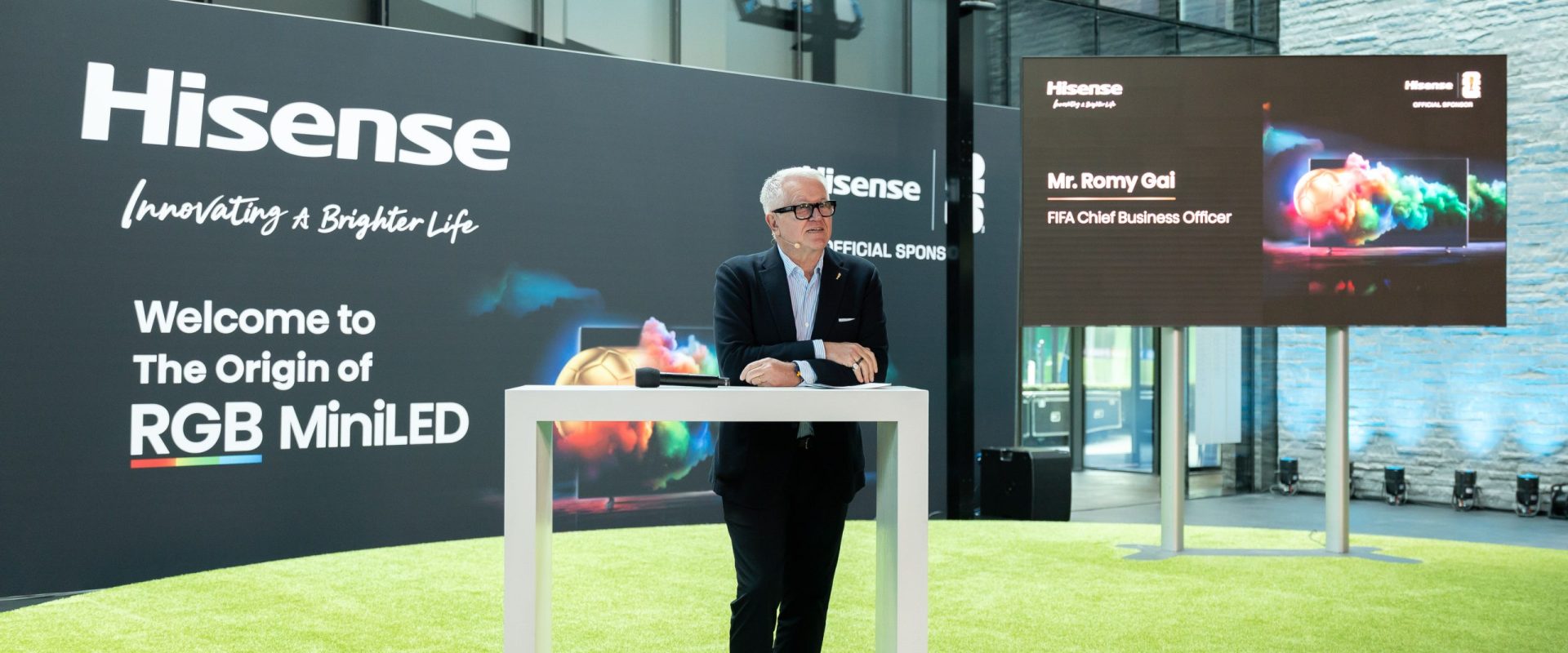 Hisense dă lovitura: Lansări MiniLED la Cartierul FIFA, pentru Cupa Mondială 2026