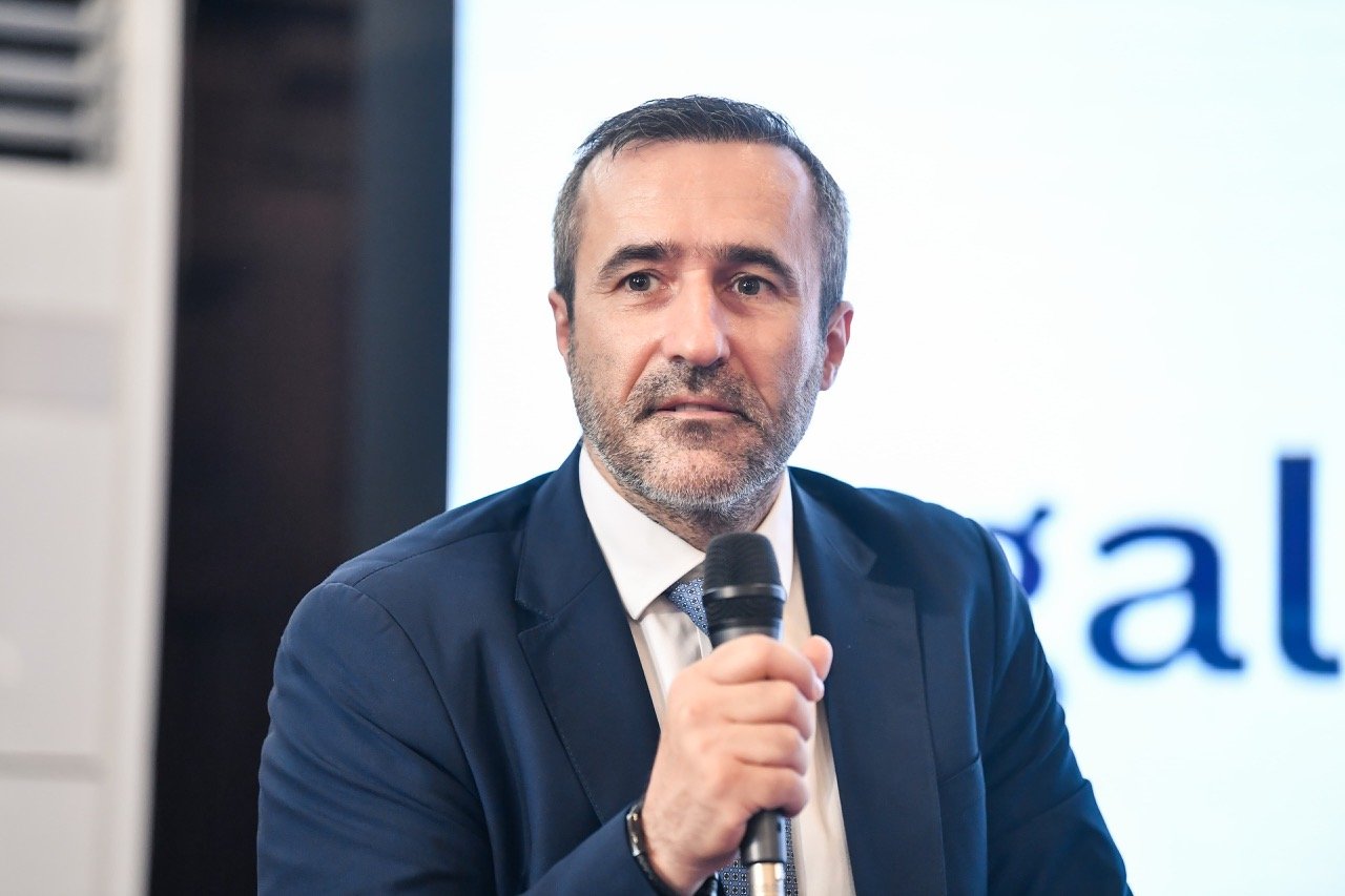 Patronatul Importatorilor de Forță de Muncă (PIFM) critică dur noua Ordonanță de Urgență privind angajarea lucrătorilor străini, avertizând că proiectul, în forma actuală, riscă să genereze falimente, nu reglementare