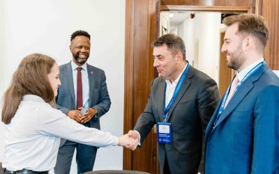 E-infra lansează burse de 500.000 euro pentru liderii români, cu london business school