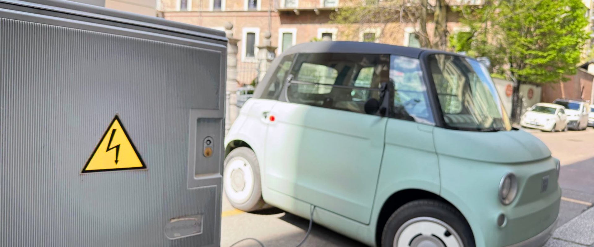 Amenzi usturătoare pentru șoferii obraznici: Blochează stațiile electrice, riscă în trafic