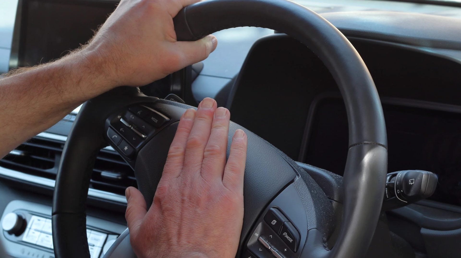 Mașinile, sub lupa UE: Pașaport digital de mediu din 2026 pentru România