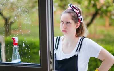 Soluția-minune pentru geamuri curate: Ploaia și praful, date gata afară!