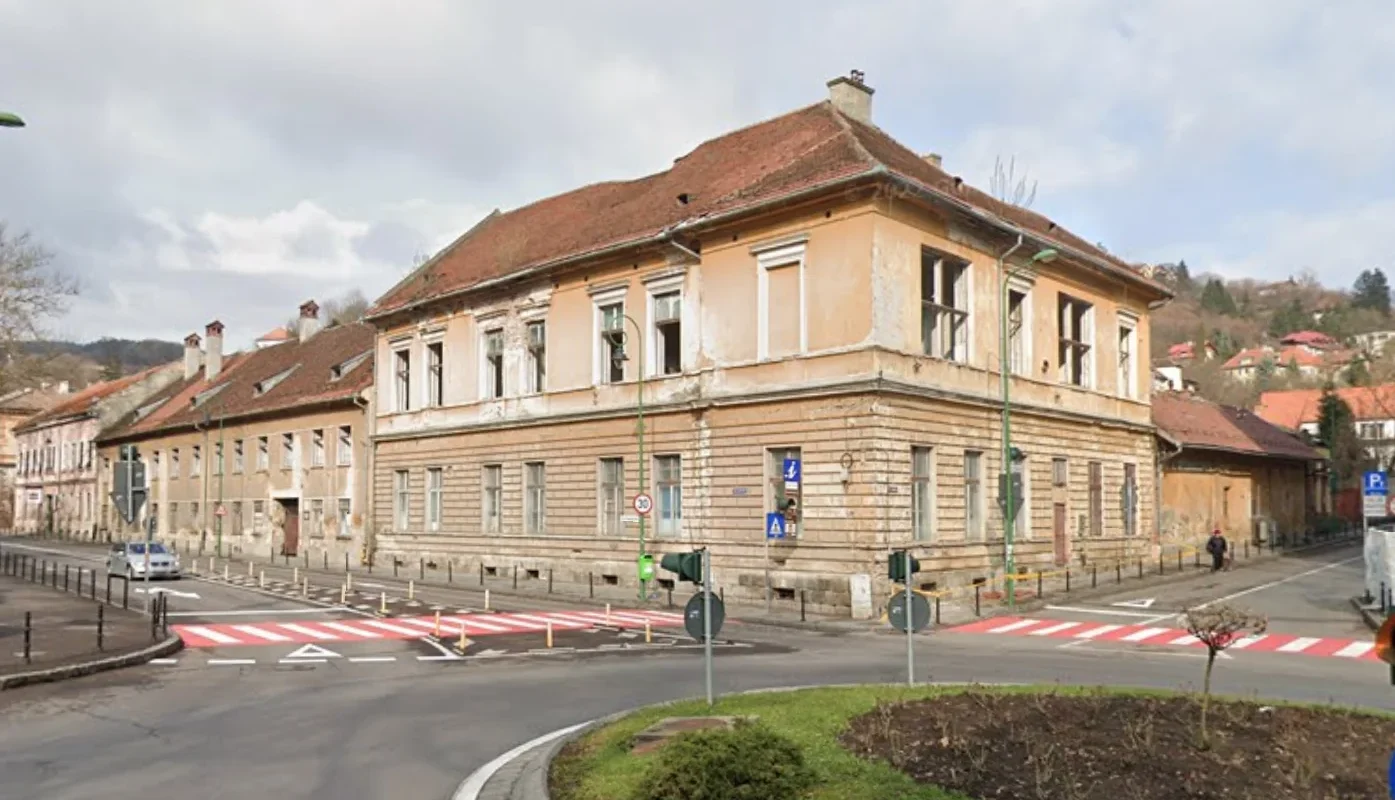 Resturi umane și un bebeluș în formol, descoperire șoc într-un subsol