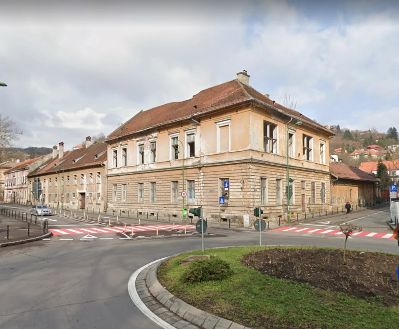 Resturi umane și un bebeluș în formol, descoperire șoc într-un subsol