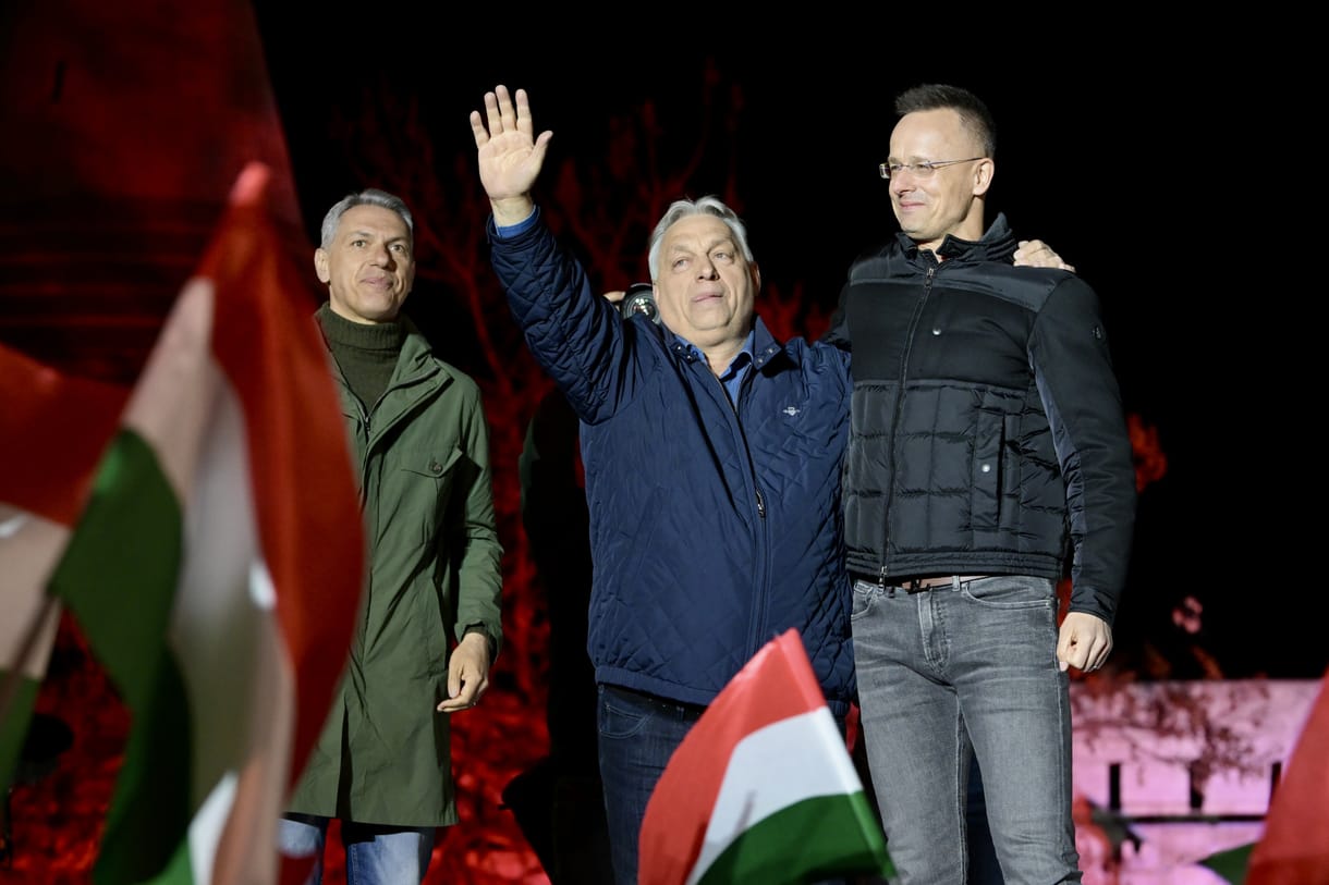 Szijjarto revine pe Facebook: Ministrul Ungariei nu pare afectat