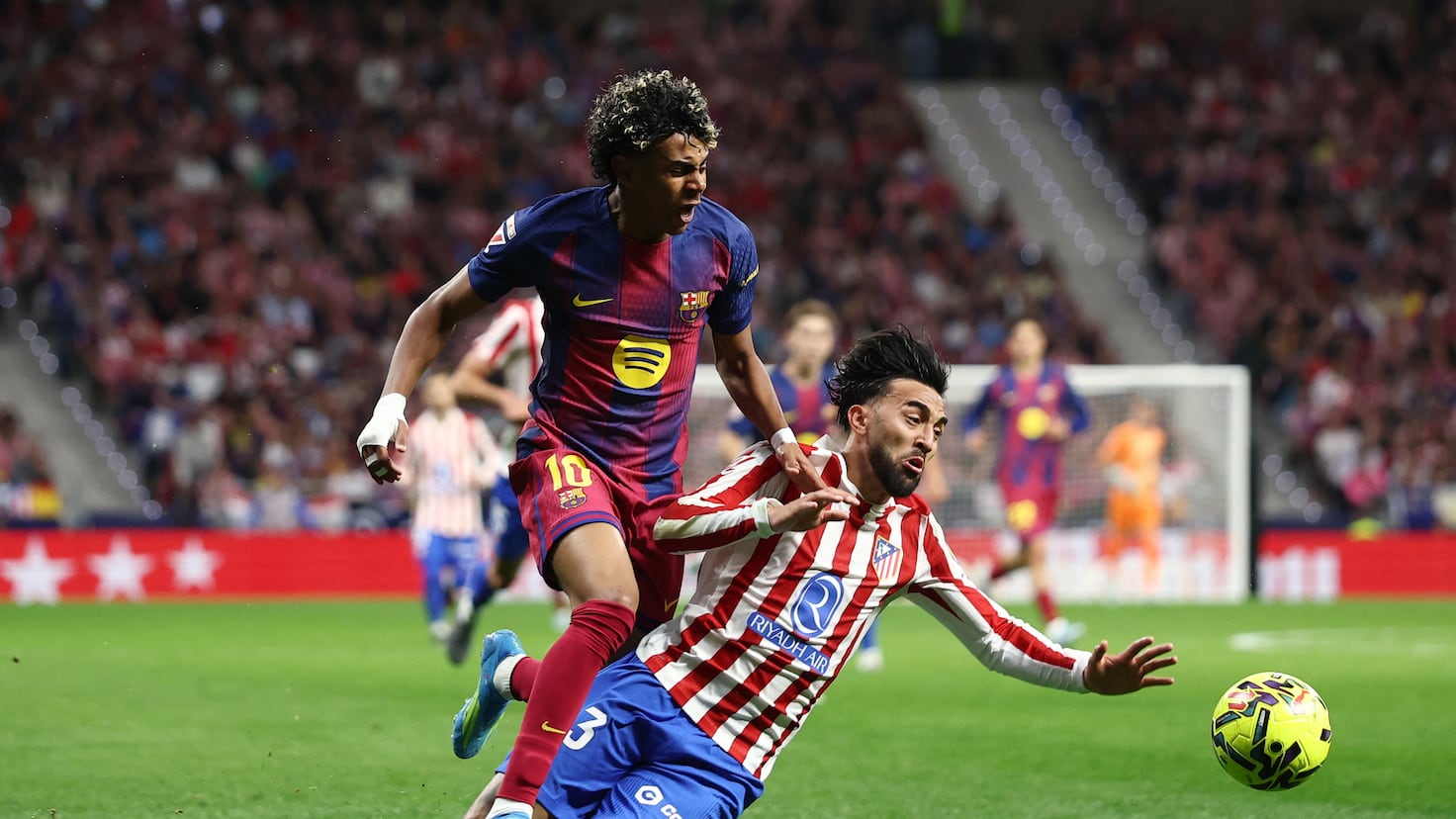 O seară nebună în „Metropolitano”: Atletico Madrid și Barcelona, un duel cu de toate Meciul dintre Atletico Madrid și Barcelona a fost unul extrem de spectaculos, presărat cu răsturnări de situație, ratări incredibile și o eliminare