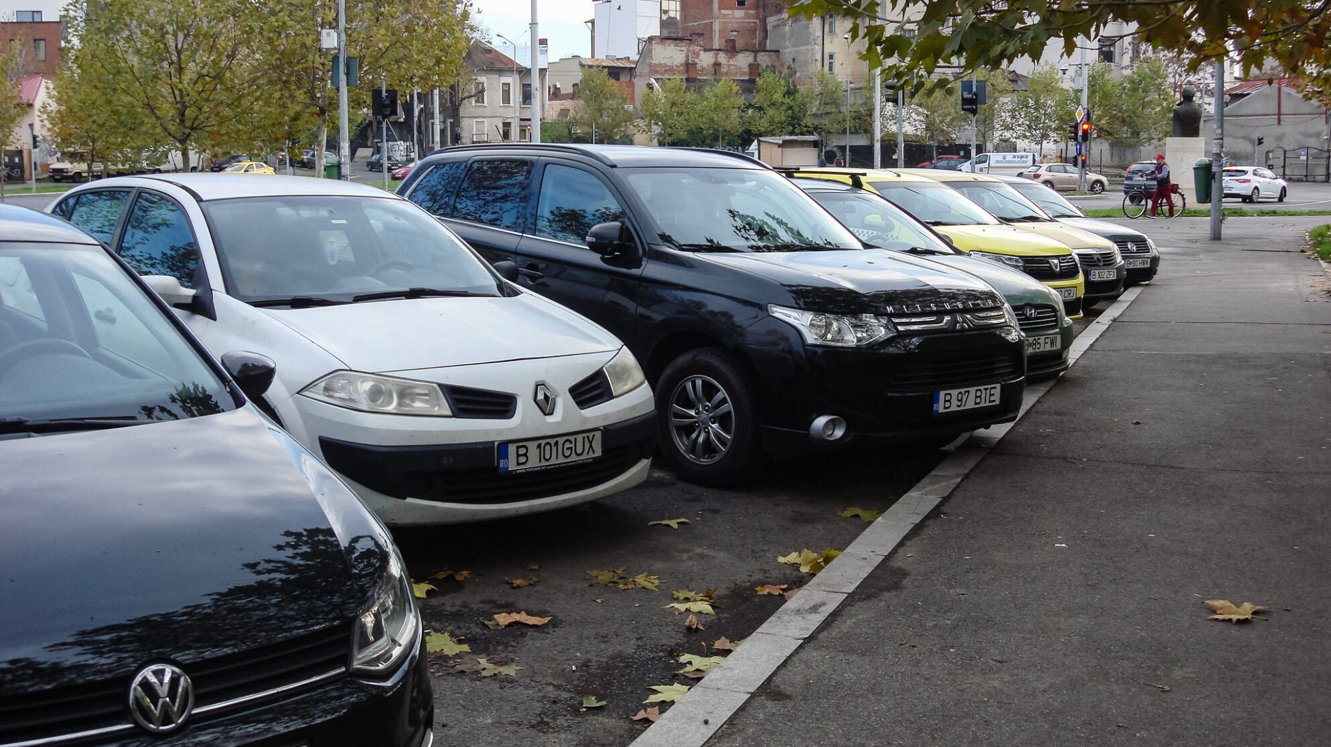 O taxă anuală de parcare de 500 de lei ar putea fi impusă șoferilor din Sectorul 4 al Municipiului București care nu au un loc de parcare de reședință