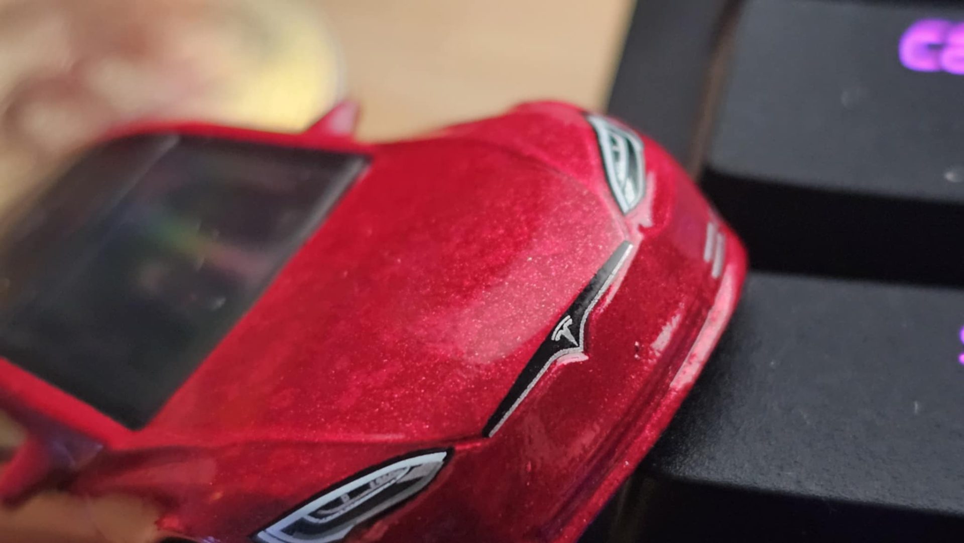 Probleme cu camera de marșarier la Tesla: De ce apar și ce poți face Unul dintre cele mai deranjante incidente pentru posesorii de automobile Tesla este reprezentat de funcționarea defectuoasă a camerei de marșarier