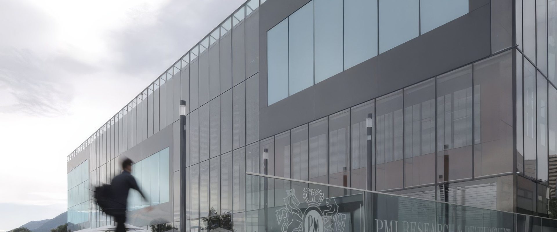 De la fabrica de tutun la centrul științific: transformarea unui sit elvețian În orașul elvețian Neuchâtel, un loc cu o istorie bogată în producția de tutun a fost transformat într-un centru de cercetare științifică de ultimă generație