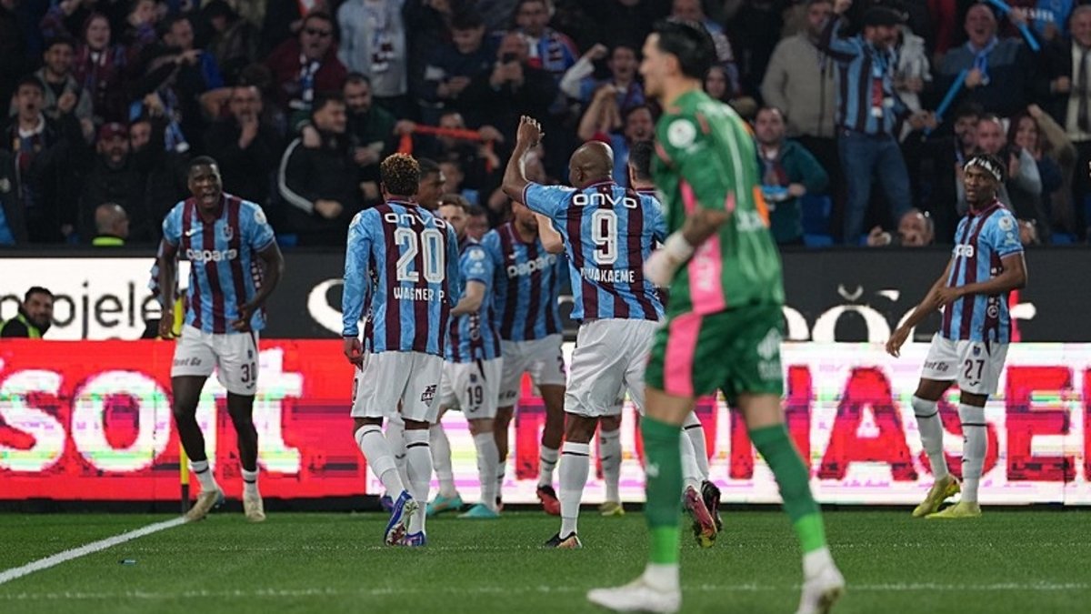 Trabzonspor Onuachu ve Nwaiwu ile Galatasaray’ı devirdi! - Son dakika Trabzonspor haberleri