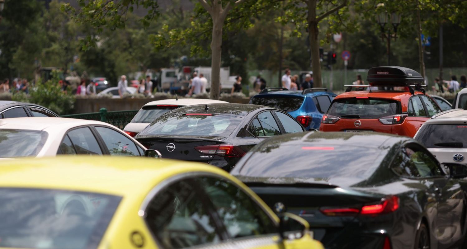 Românii, mai mulți cu CASCO în 2025, deși prețurile au explodat. Top 5 asigurări schimbat