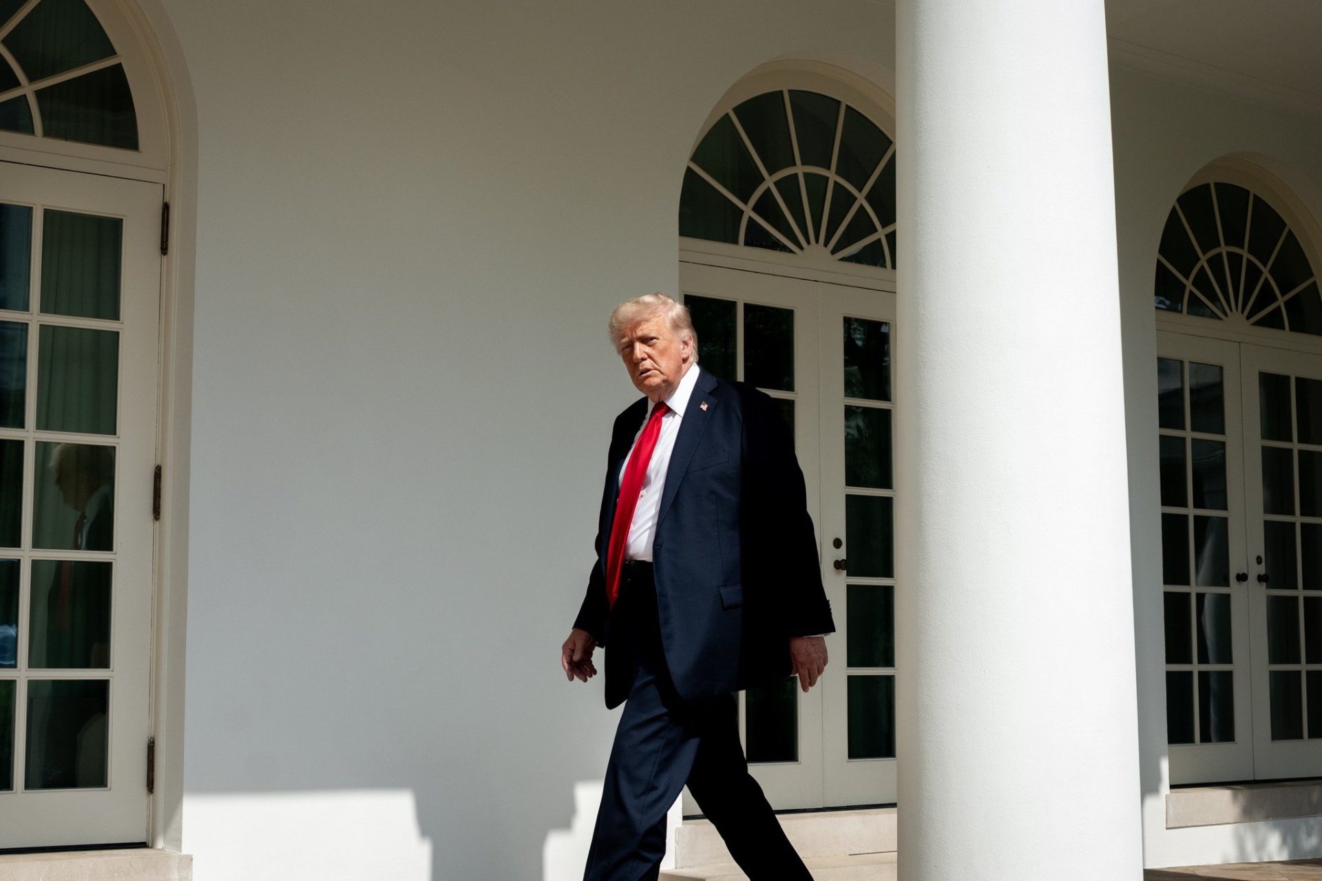 DONALD Trump anunță pe TruthSocial intenția SUA de a contribui la „creșterea traficului” în Strâmtoarea Hormuz Fostul președinte AMERICAN, DONALD Trump, a publicat luni un mesaj pe platforma TruthSocial, exprimând intenția Statelor Unite ale Americii de a contribui la „creșterea traficului” în Strâmtoarea Hormuz