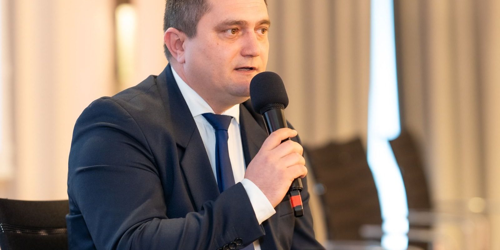 USR vrea digitalizare totală: Rus avertizează asupra riscurilor sistemelor