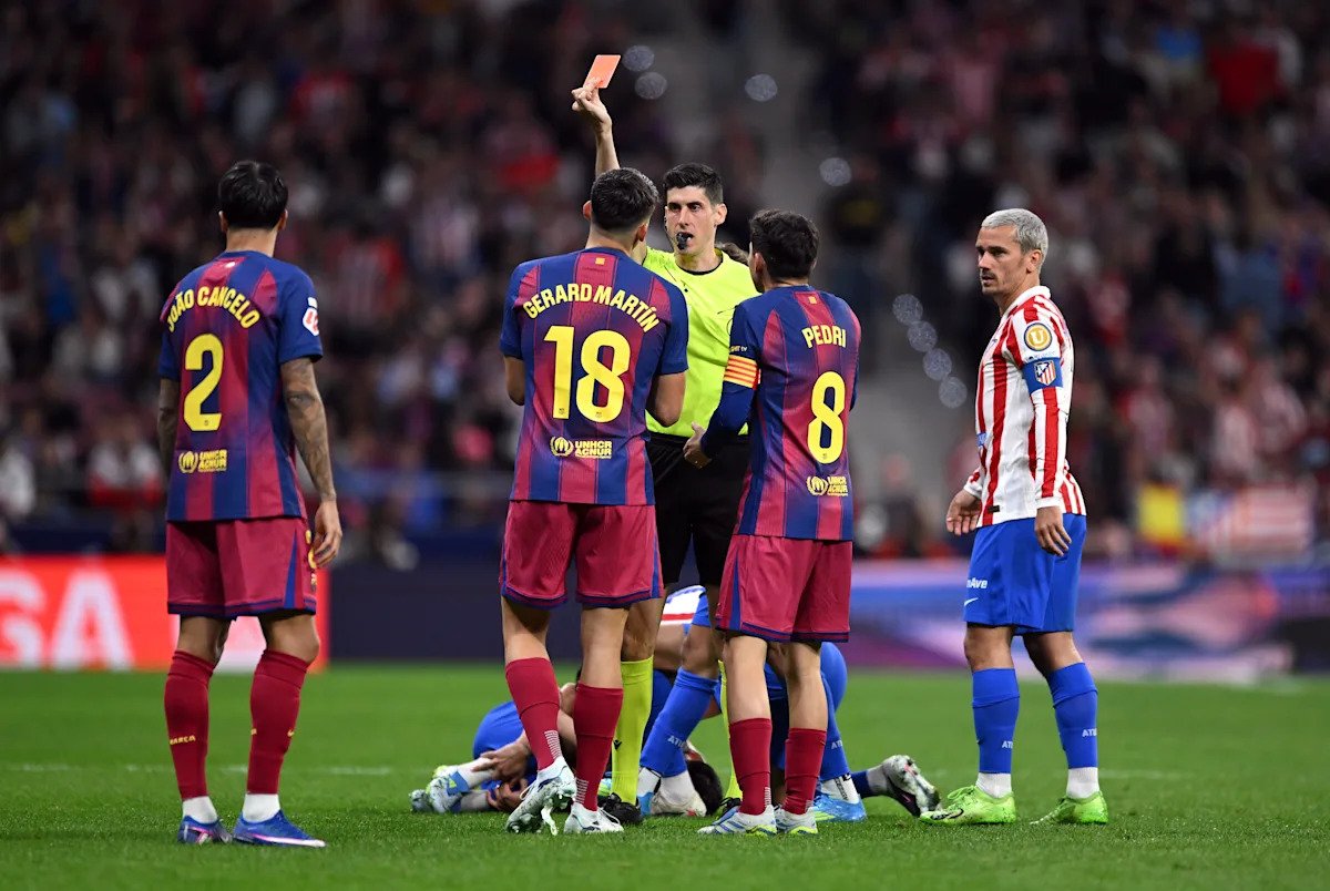 Barcelona și Atlético Madrid, un meci exploziv cu decizii controversate în La Liga MADRID – Duelul din La Liga dintre FC Barcelona și Atlético Madrid a fost marcat de numeroase controverse, culminând cu o decizie arbitrală care a stârnit furia gazdelor